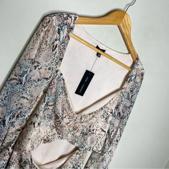 ✨NWT AFRM X Nordstrom Blue Tan Snake Reptile Skin Cutout Thong Bodysuit Size XL - Picture 3 of 9